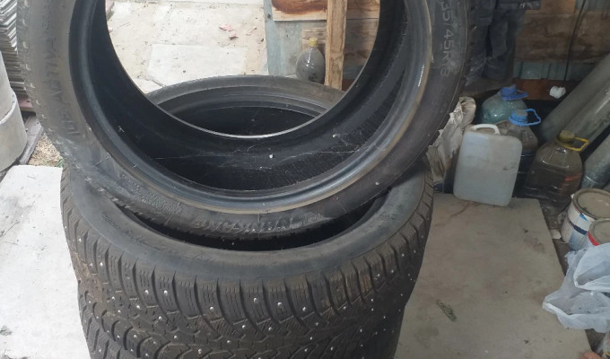 Шины зима комплект 235/45 R18