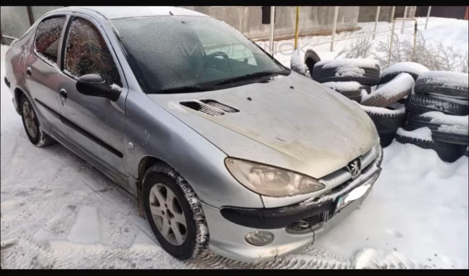Peugeot 206 2008 года