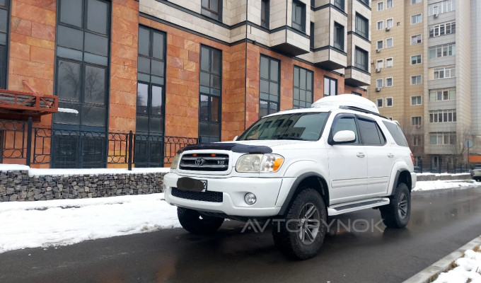 Toyota Sequoia 2004 года