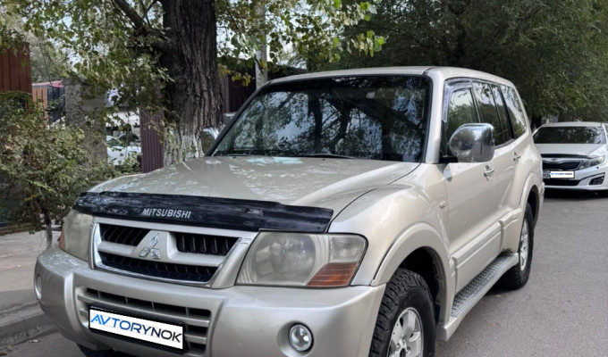 Mitsubishi Pajero 2004 года
