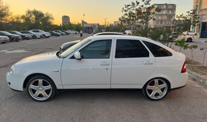 ВАЗ (Lada) Priora 2013 года