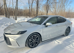 Toyota Camry 2024 года