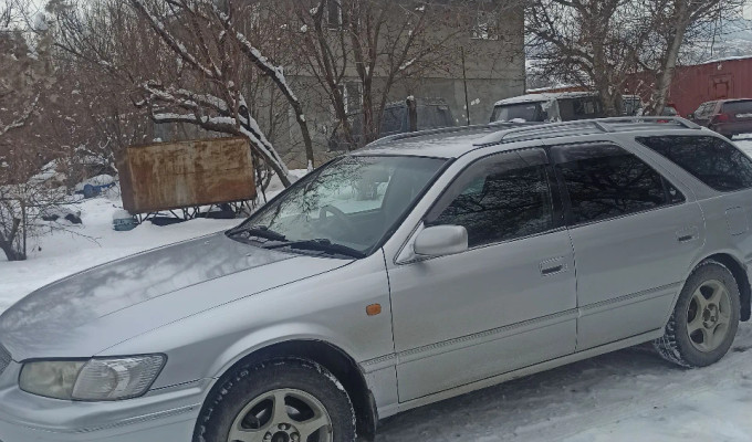 Toyota Camry Gracia 2000 года