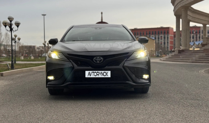 Toyota Camry 2018 года