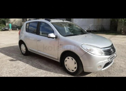 Renault Sandero 2012 года