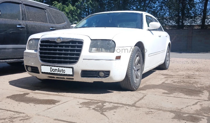 Chrysler 300C 2005 года