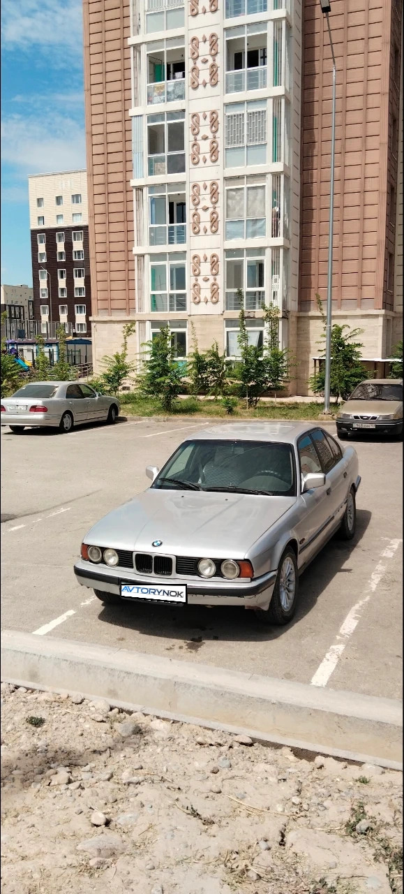 BMW 5 Series, 1990