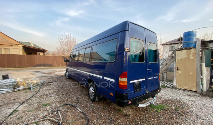 Mercedes-Benz Sprinter 2005 года