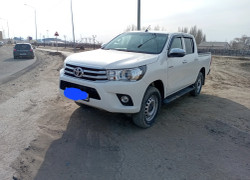 Toyota Hilux 2021 года