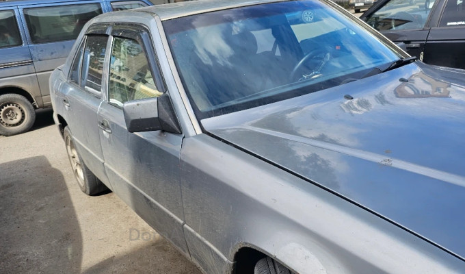 Mercedes-Benz E-Класс 1992 года