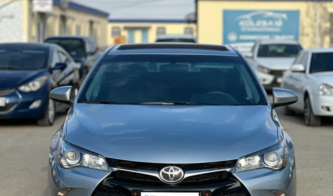 Toyota Camry 2015 года