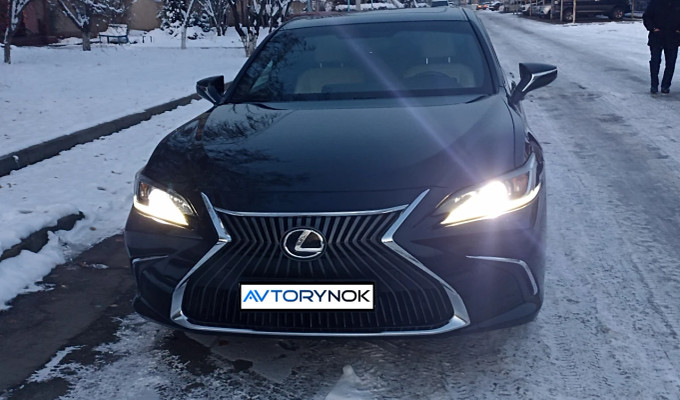 Lexus ES 2018 года