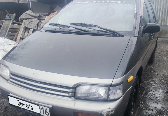 Nissan Prairie 1992 года