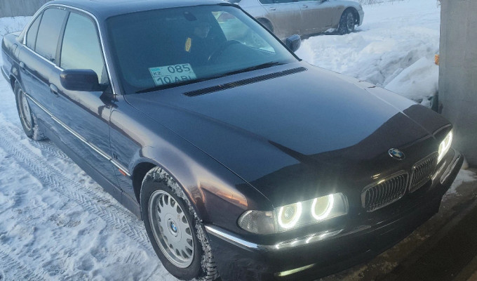 BMW 7 серия 1995 года