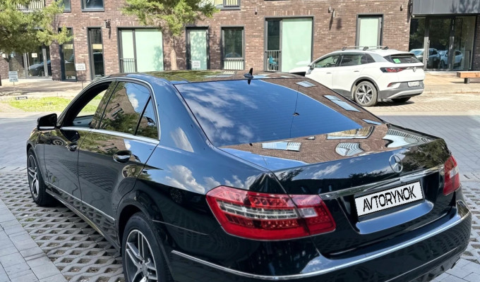 Mercedes-Benz E-Класс 2009 года