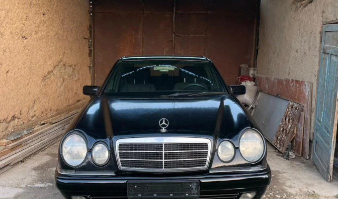 Mercedes-Benz E-Класс 1996 года