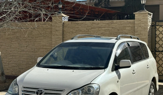 Toyota Ipsum 2004 года