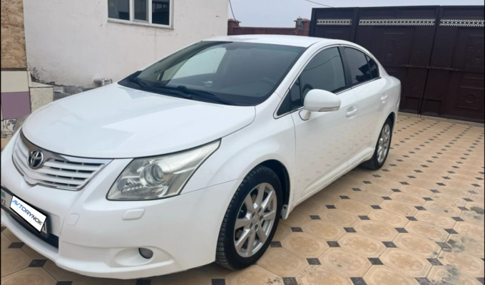 Toyota Avensis 2009 года