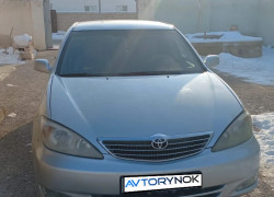 Toyota Camry 2004 года