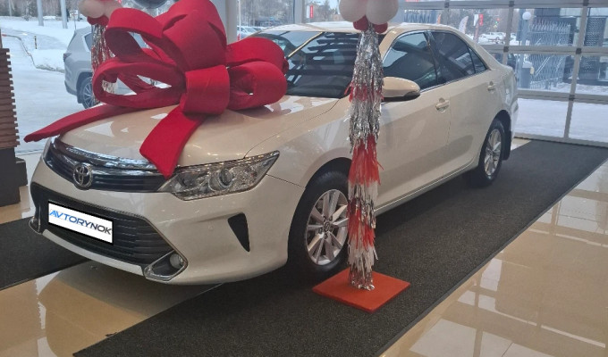 Toyota Camry 2015 года