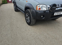 Nissan NP300 2010 года