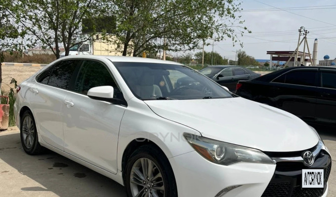Toyota Camry 2015 года