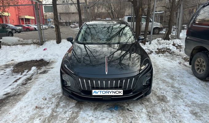 Hongqi E-QM5 2024 года