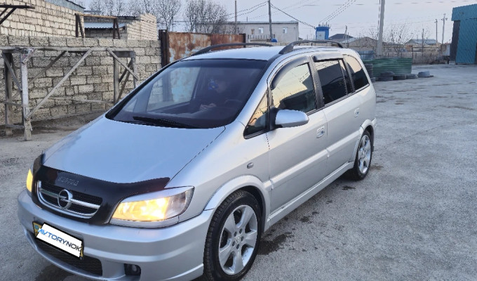 Opel Zafira 2003 года