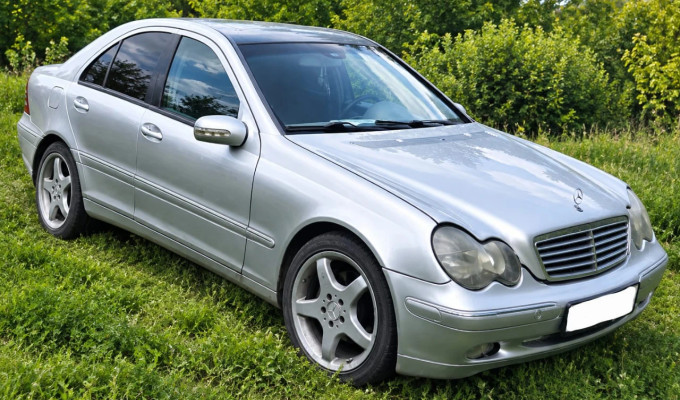 Mercedes-Benz C-Класс 2003 года