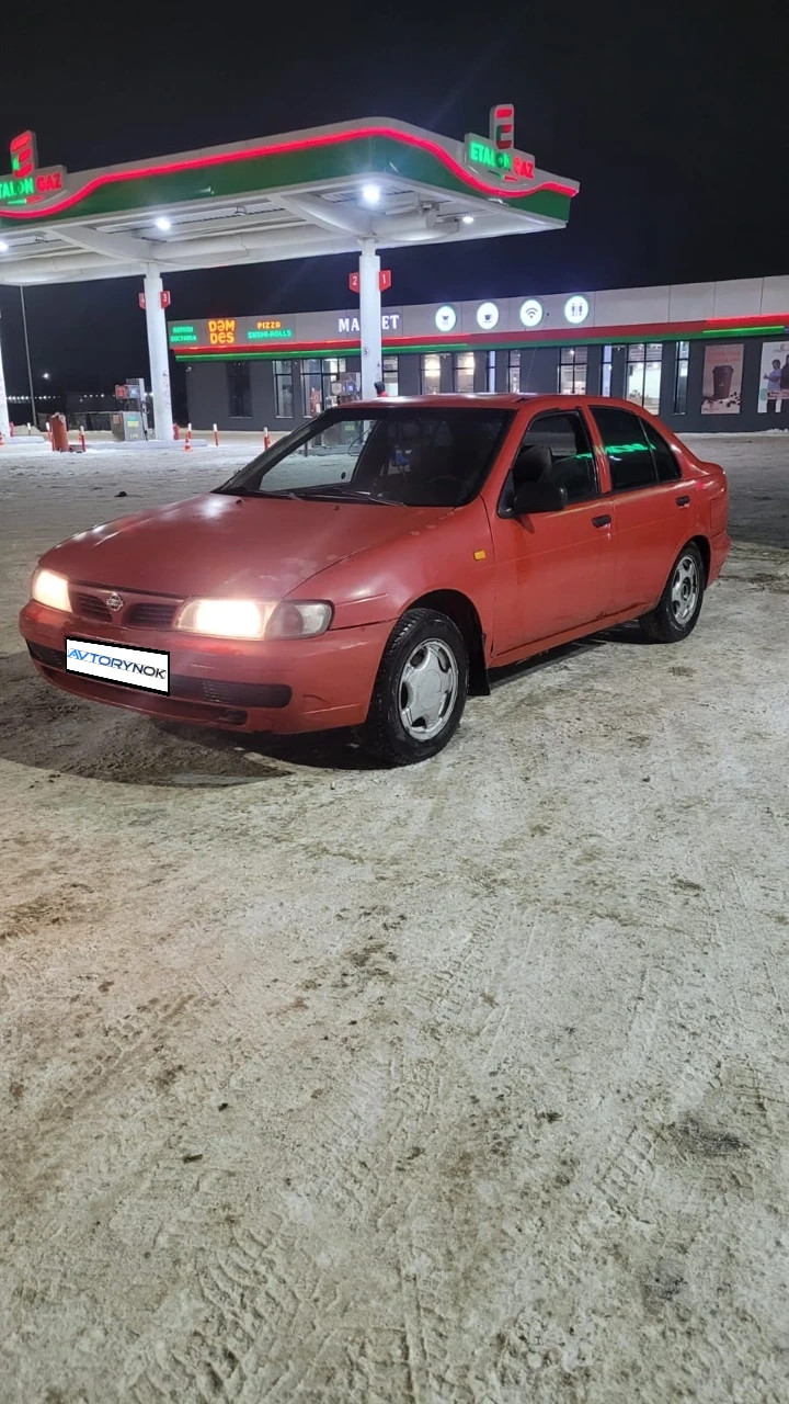 Nissan Almera, 1996