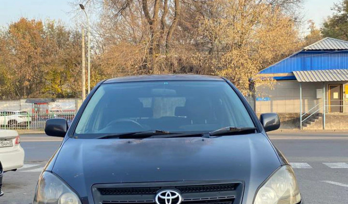 Toyota Ipsum 2001 года