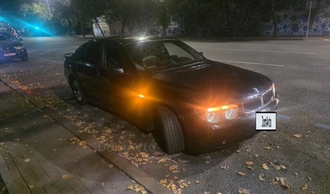 BMW 7 серия 2001 года