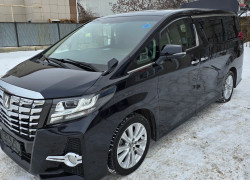 Toyota Alphard 2017 года