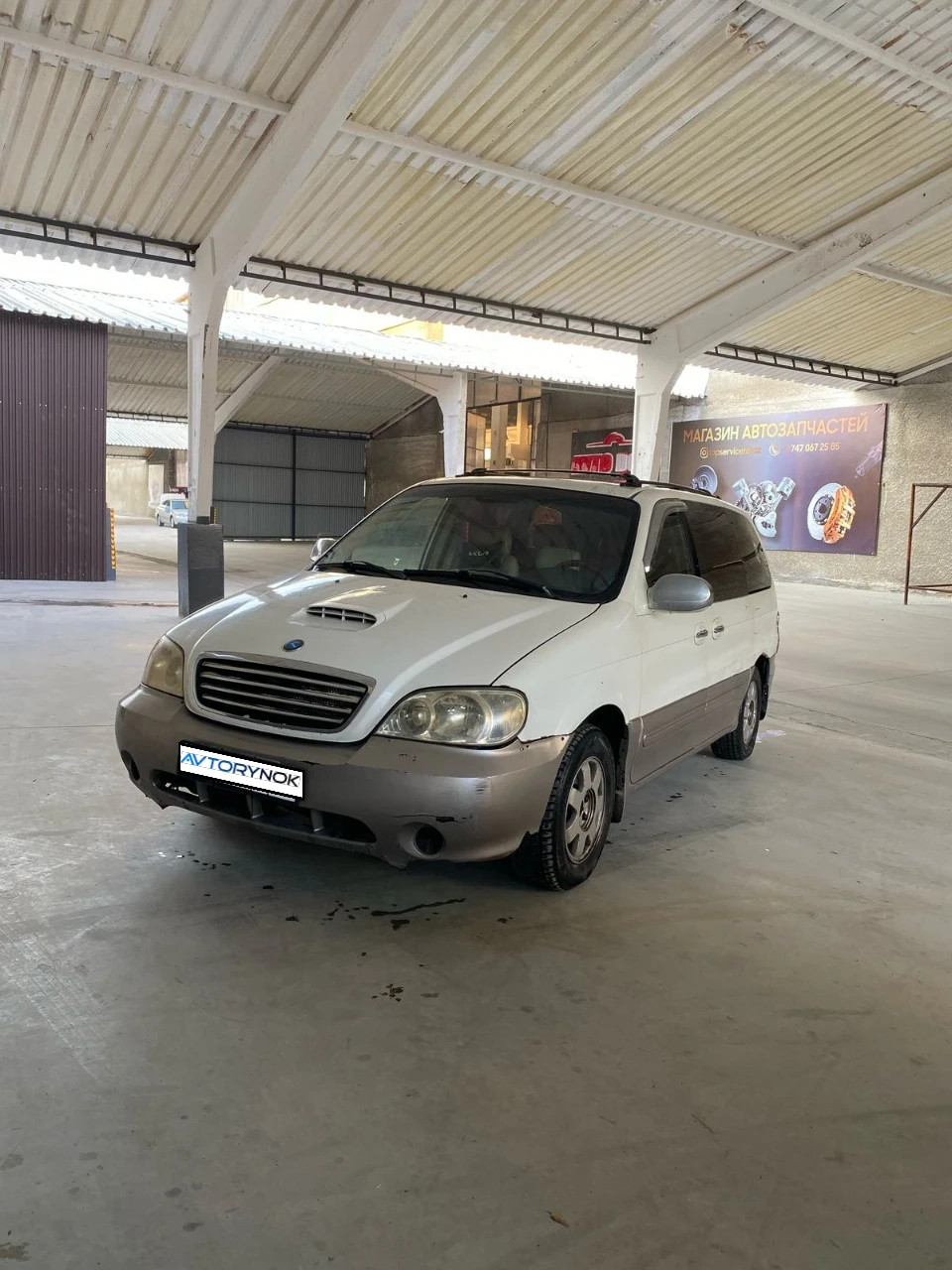 Kia Carnival, 2002