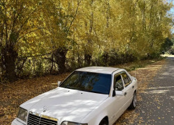 Mercedes-Benz E-Класс 1994 года
