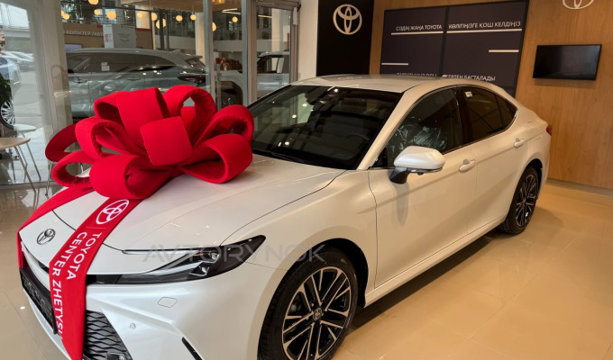 Toyota Camry 2025 года
