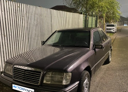 Mercedes-Benz E-Класс 1993 года