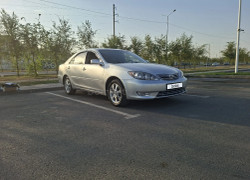 Toyota Camry 2005 года