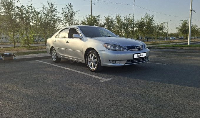 Toyota Camry 2005 года