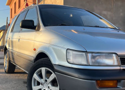 Mitsubishi Space Wagon 1992 года