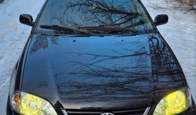 Toyota Avensis 2001 года