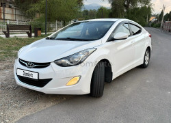 Hyundai Elantra 2012 года