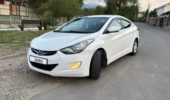 Hyundai Elantra 2012 года