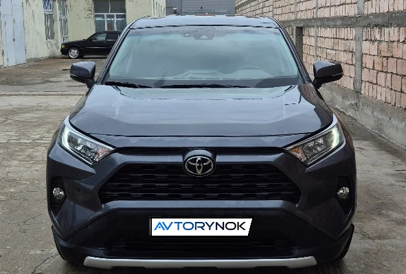 Toyota RAV4 2021 года