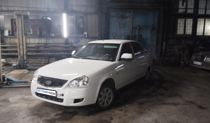 ВАЗ (Lada) Priora 2013 года