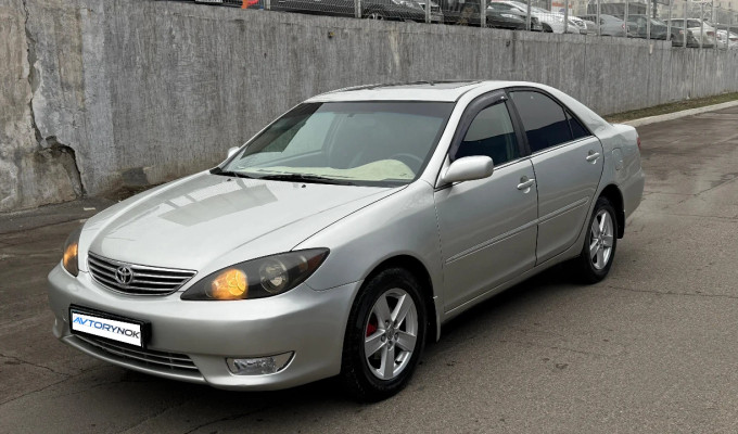 Toyota Camry 2004 года