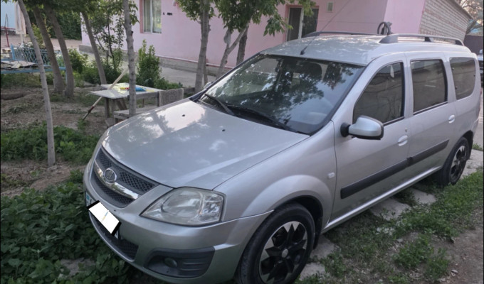 ВАЗ (Lada) Largus 2014 года