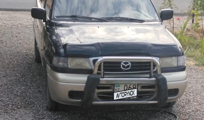 Mazda MPV 1996 года