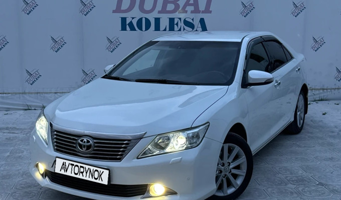 Toyota Camry 2011 года