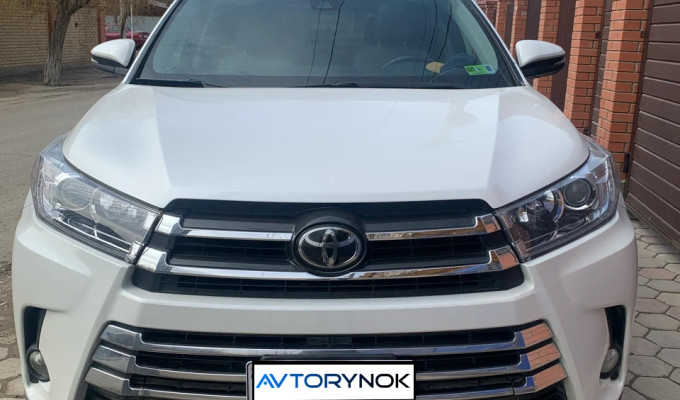 Toyota Highlander 2017 года